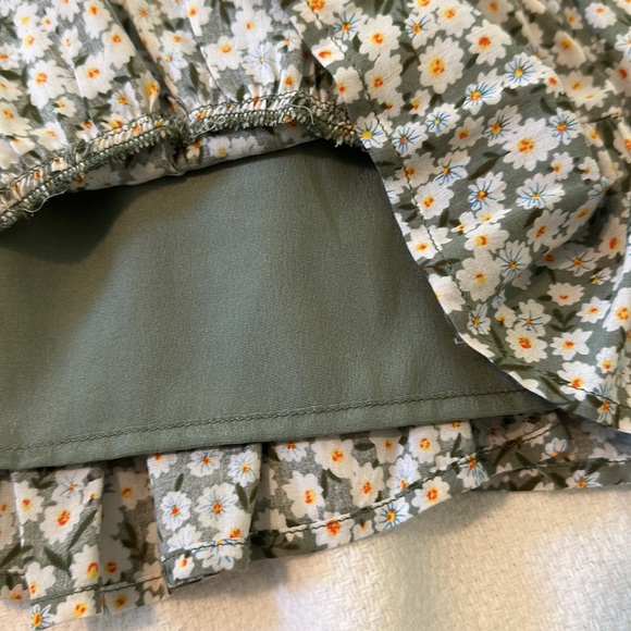 UO ruffle floral print skirt - Picture 4 of 5